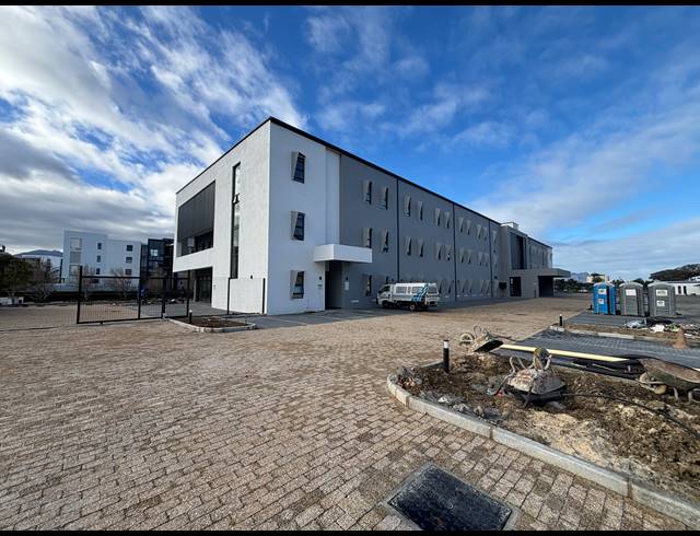 79M² MEDICAL SUITE TO LET IN PAARDEVLEI